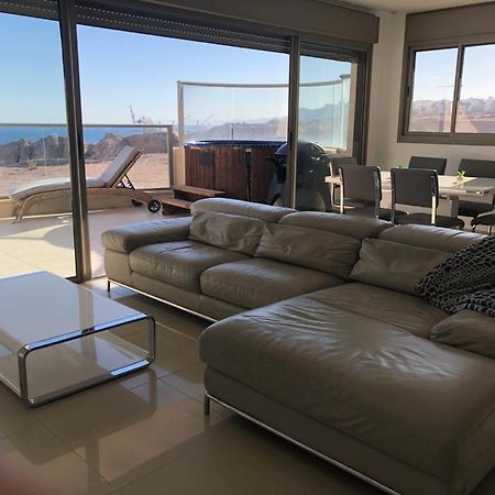 Luxury Exclusive Top Class Apartment On The Sea With Best Sea View And Jacuzzi רק למשפחות !!!! Eilat Exterior photo
